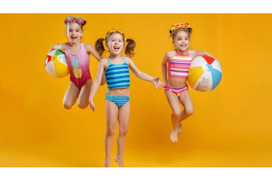 Costumini da Bagno Bambino: Guida Completa per un'Estate Perfetta (Taglie, Materiali, Stili e Consigli)